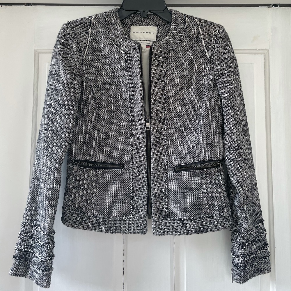 Banana Republic black and white tweed blazer